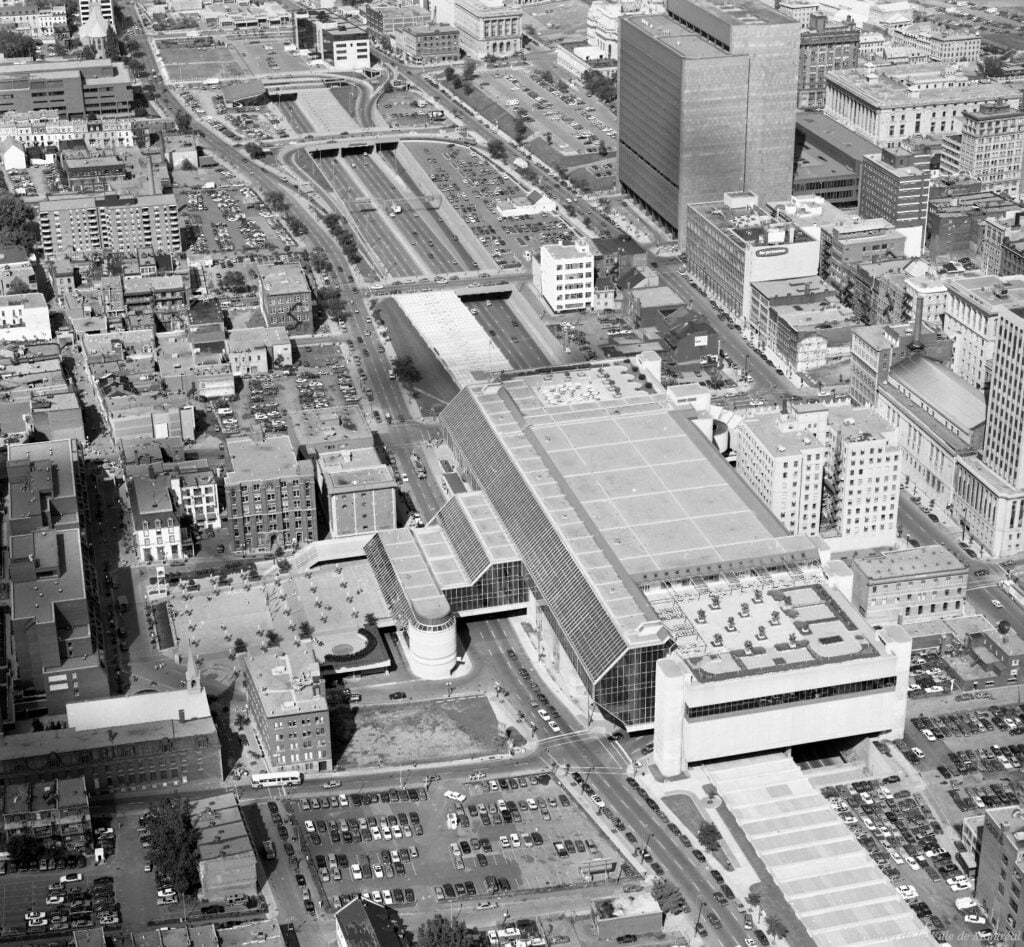 Au cœur de la métropole 2025 : Du Vieux-Montréal aux faubourgs : 50 ans de transformation